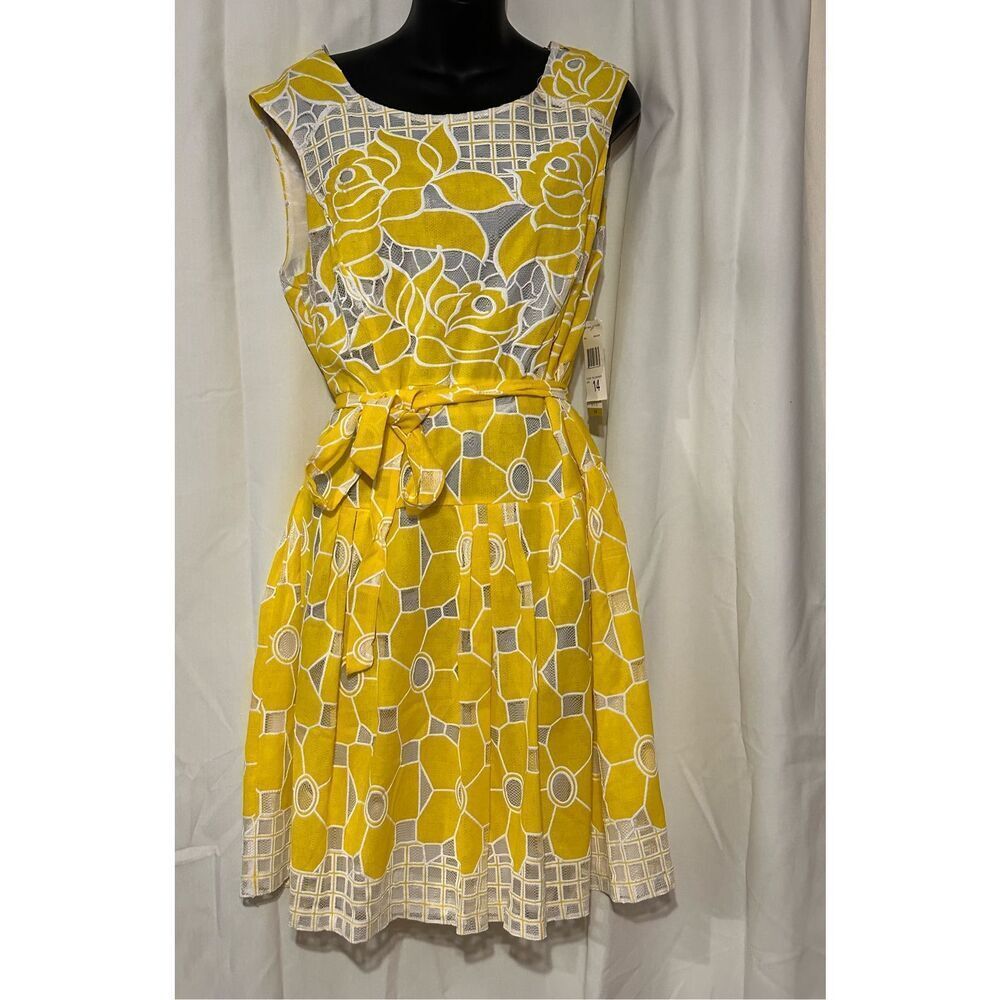 Robbie Bee  Lacey yellow and white Dress size 14